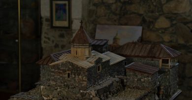 Туристическая достопримечательность — Сурб Хач (Армянская апостольская церковь)
