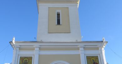Панорамный вид: Петро-Павловский храм