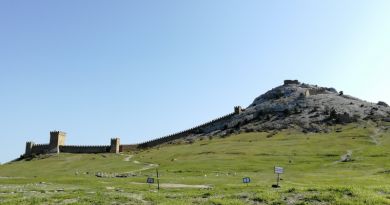 Судак - Новый Свет - Авто-пешеходная экскурсия