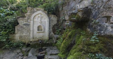 Экскурсии в Сурб Хач (Армянскую апостольскую церковь) из с. Береговое 2024